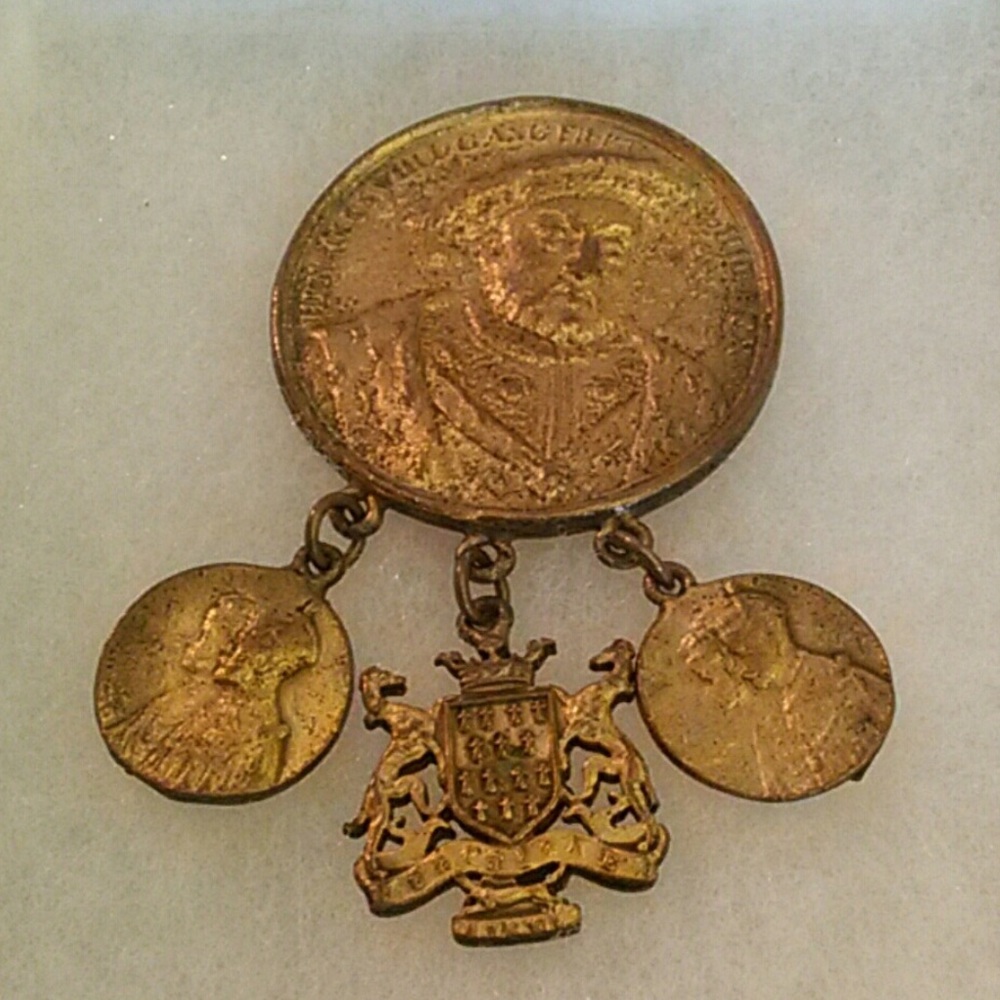 VINTAGE DATED "1949" PIN